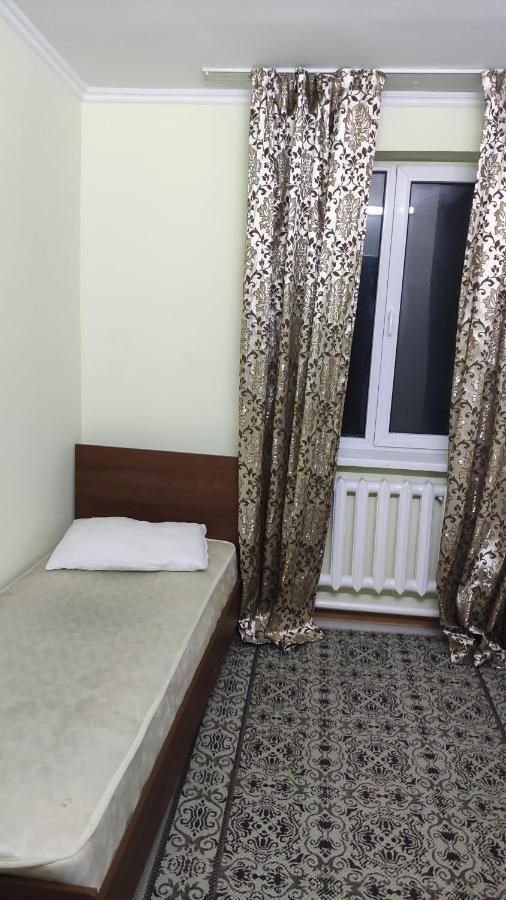 Хостел На Барахолки Almaty Eksteriør billede